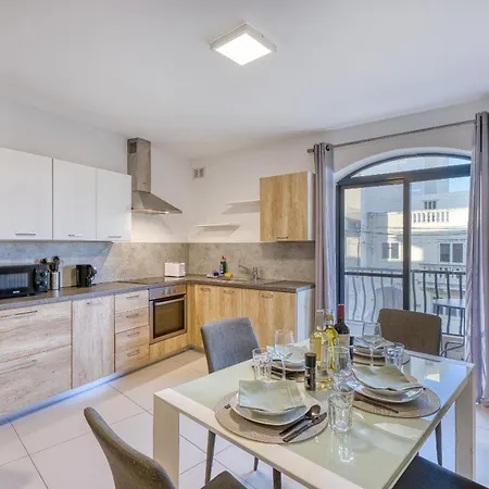 Modern & Cosy 2 Bedroom With Balcony Bsai1-1
