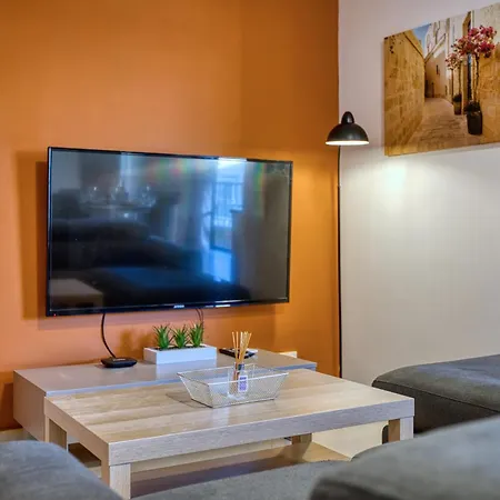 Modern & Cosy 2 Bedroom With Balcony Bsai1-1 Apartmán *