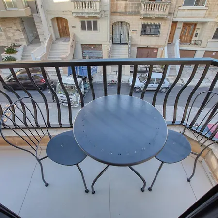 Modern & Cosy 2 Bedroom With Balcony Bsai1-1 Apartmán
