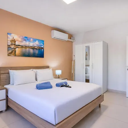 Modern & Cosy 2 Bedroom With Balcony Bsai1-1 *