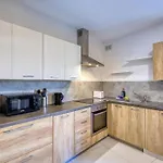 Apartment Modern & Cosy 2 Bedroom With Balcony Bsai1-1